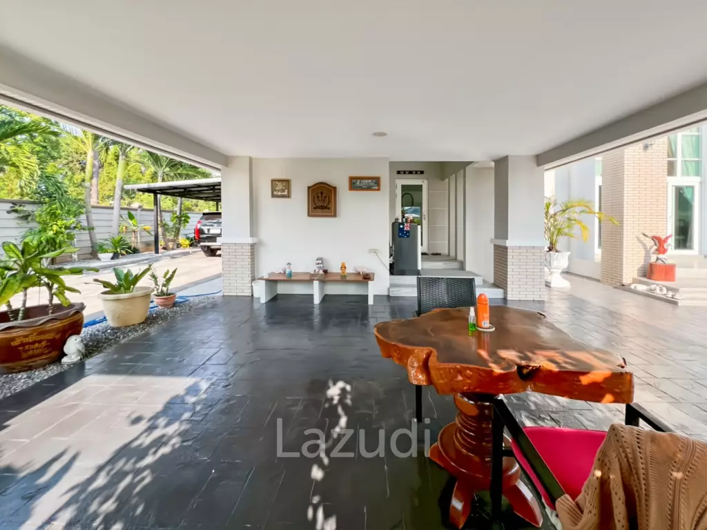 Grand 7-Bedroom Estate in Cha-Am: The Ultimate Private Sanctuary