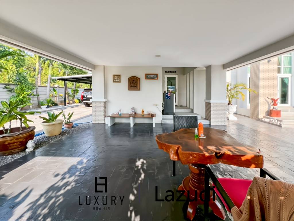 Surface habitable de 512 m² / 7 chambres / Terrain de 3 700 m²