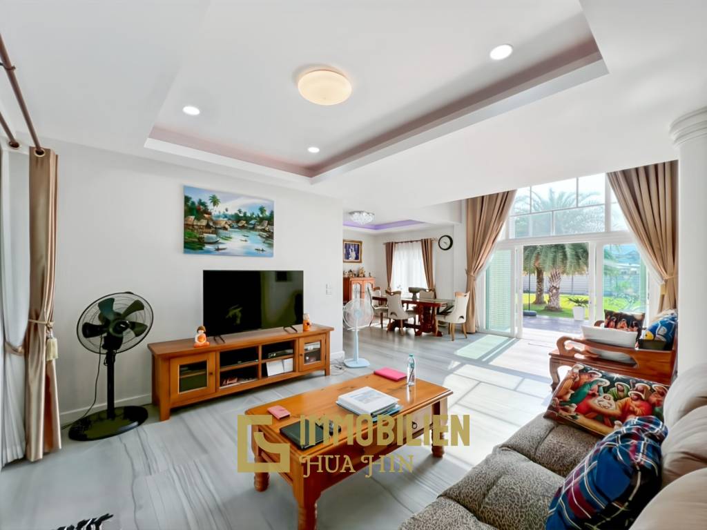 512 qm Wohnfläche / 7 Schlafzimmer / 3.700 qm Grundstück