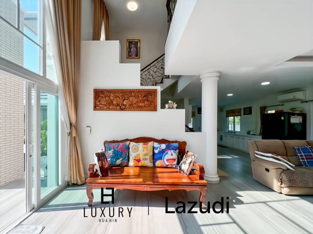 Surface habitable de 512 m² / 7 chambres / Terrain de 3 700 m²