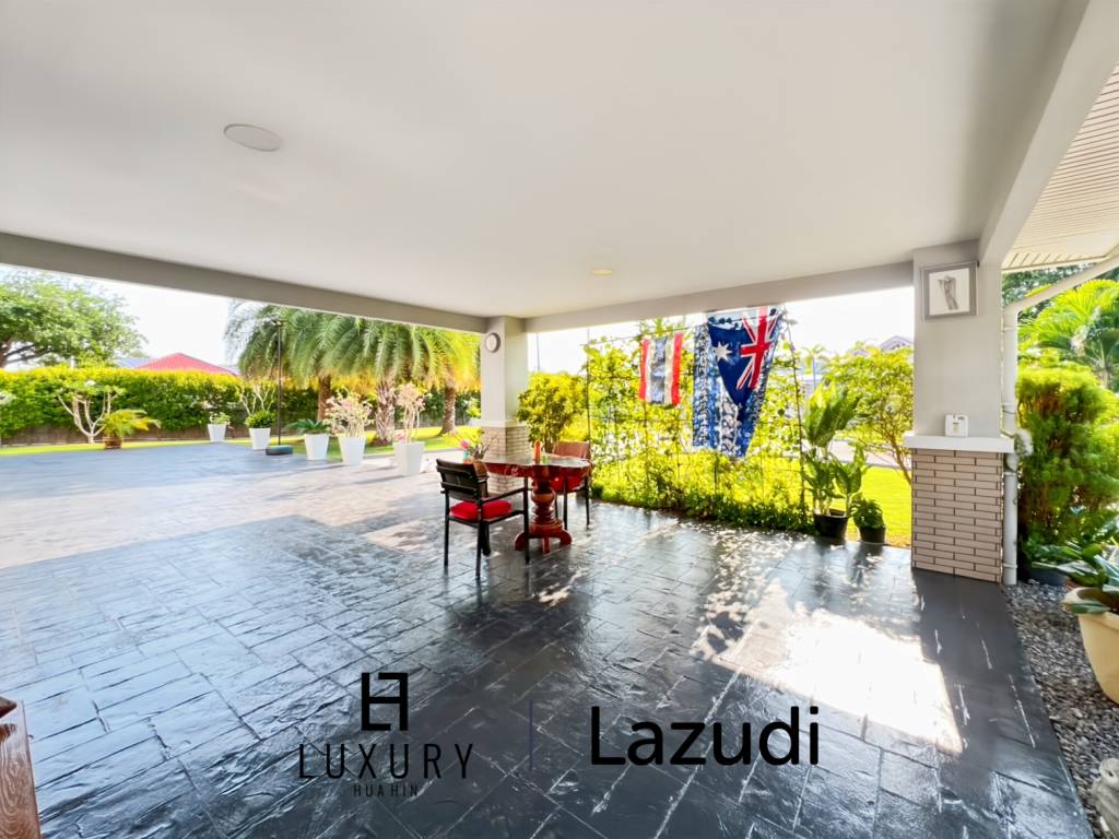 Surface habitable de 512 m² / 7 chambres / Terrain de 3 700 m²