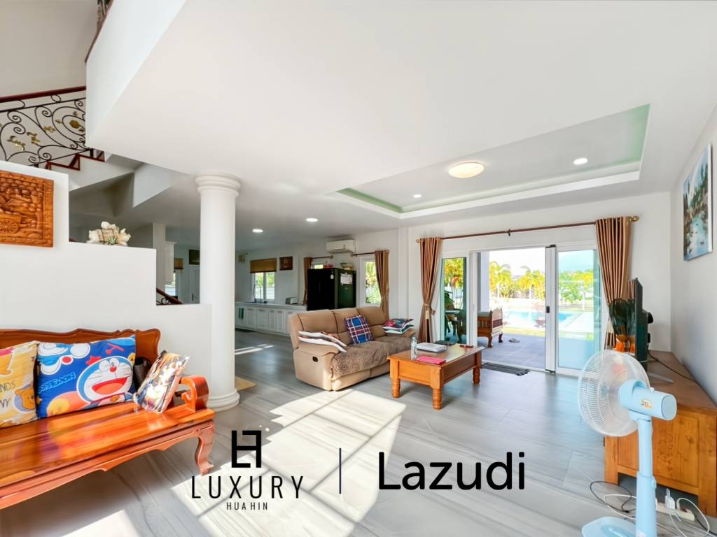 Surface habitable de 512 m² / 7 chambres / Terrain de 3 700 m²