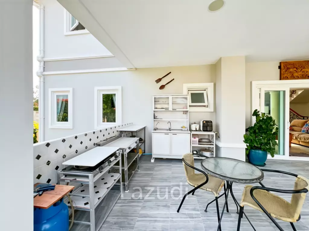 Grand 7-Bedroom Estate in Cha-Am: The Ultimate Private Sanctuary