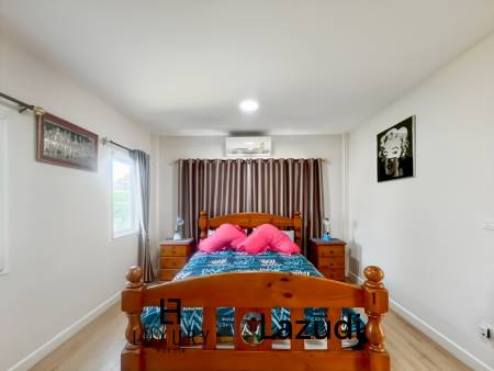 Surface habitable de 512 m² / 7 chambres / Terrain de 3 700 m²