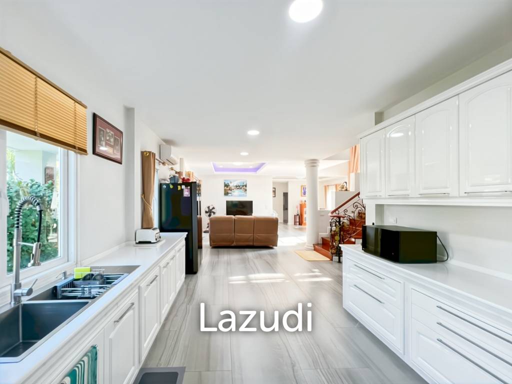 Grand 7-Bedroom Estate in Cha-Am: The Ultimate Private Sanctuary
