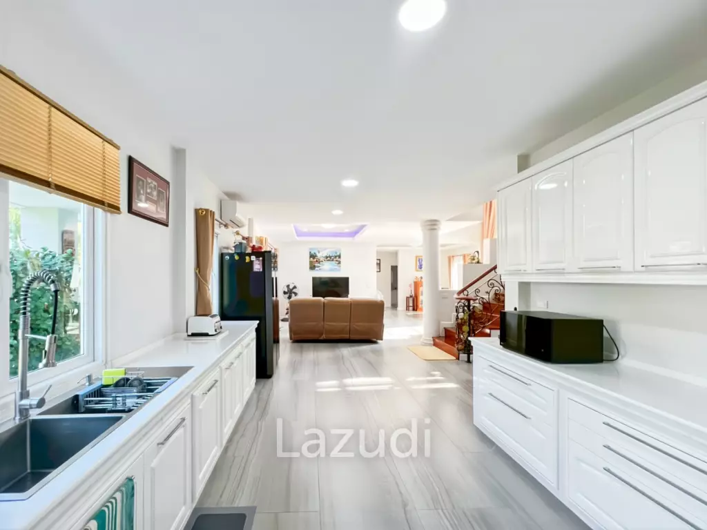 Grand 7-Bedroom Estate in Cha-Am: The Ultimate Private Sanctuary