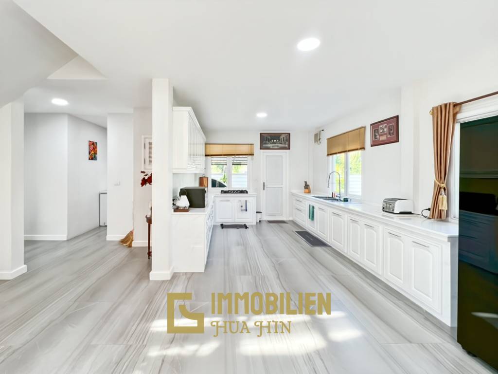 512 qm Wohnfläche / 7 Schlafzimmer / 3.700 qm Grundstück