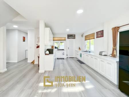 512 qm Wohnfläche / 7 Schlafzimmer / 3.700 qm Grundstück