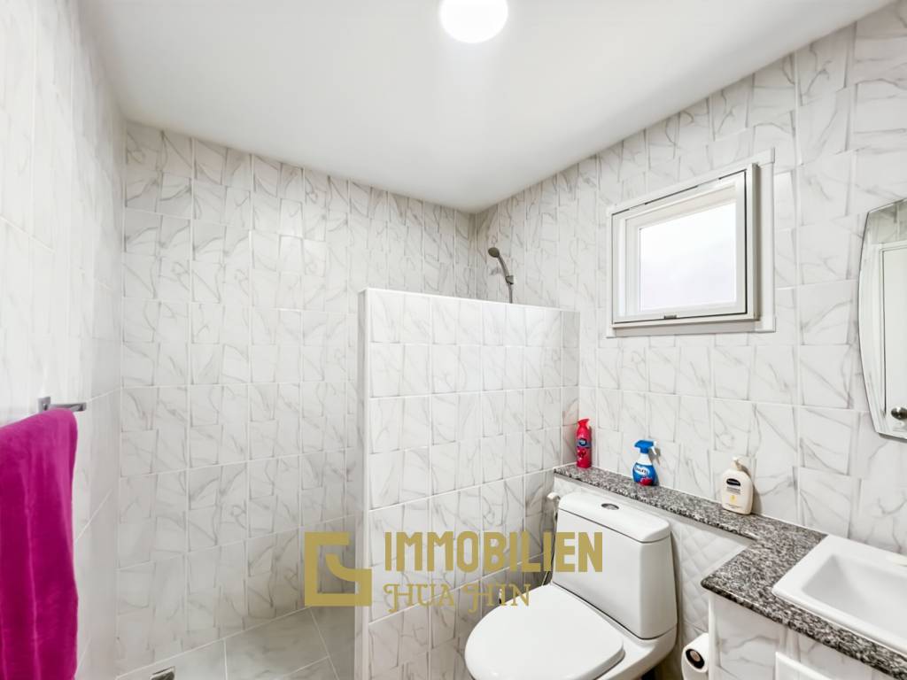 512 qm Wohnfläche / 7 Schlafzimmer / 3.700 qm Grundstück