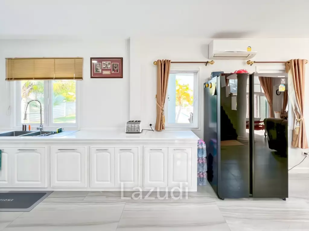 Grand 7-Bedroom Estate in Cha-Am: The Ultimate Private Sanctuary