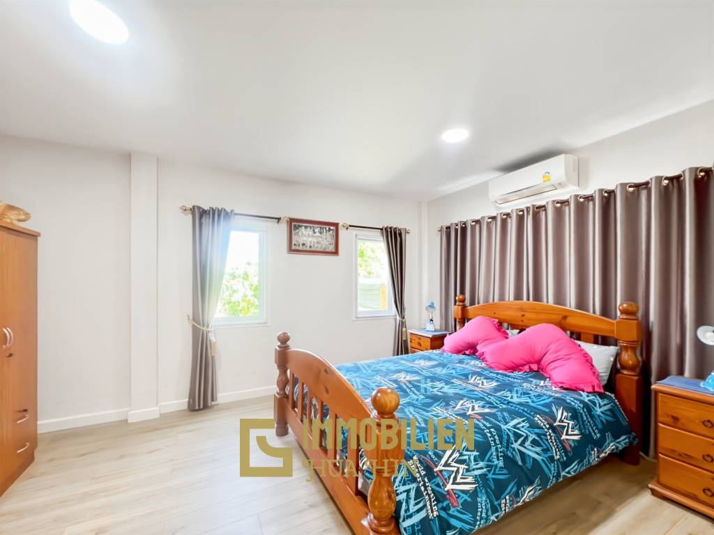 512 qm Wohnfläche / 7 Schlafzimmer / 3.700 qm Grundstück