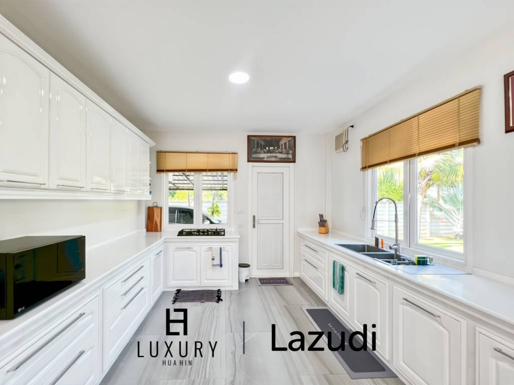 Surface habitable de 512 m² / 7 chambres / Terrain de 3 700 m²