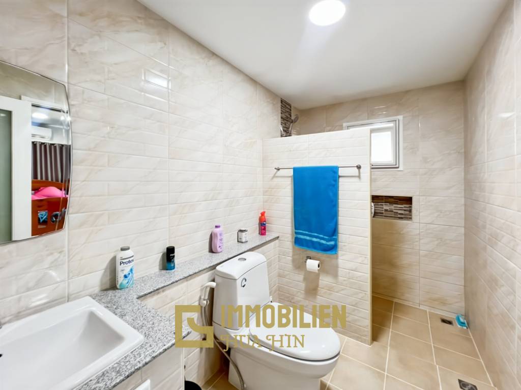 512 qm Wohnfläche / 7 Schlafzimmer / 3.700 qm Grundstück