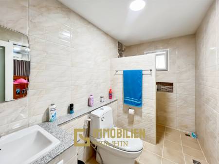 512 qm Wohnfläche / 7 Schlafzimmer / 3.700 qm Grundstück