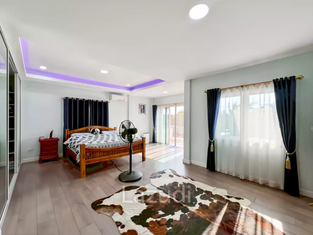 Grand 7-Bedroom Estate in Cha-Am: The Ultimate Private Sanctuary