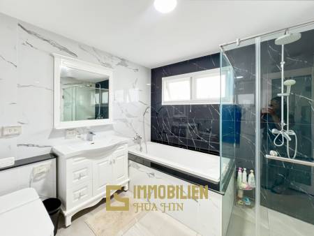 512 qm Wohnfläche / 7 Schlafzimmer / 3.700 qm Grundstück