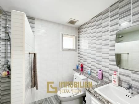 512 qm Wohnfläche / 7 Schlafzimmer / 3.700 qm Grundstück