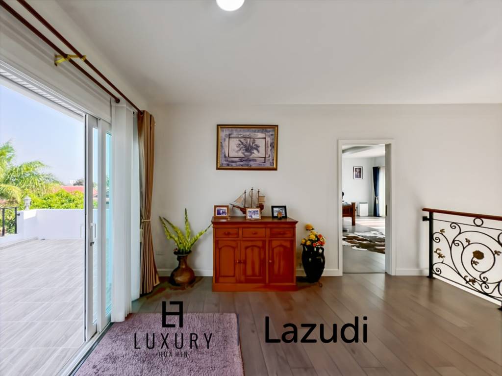 Surface habitable de 512 m² / 7 chambres / Terrain de 3 700 m²