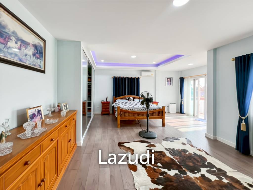 Grand 7-Bedroom Estate in Cha-Am: The Ultimate Private Sanctuary