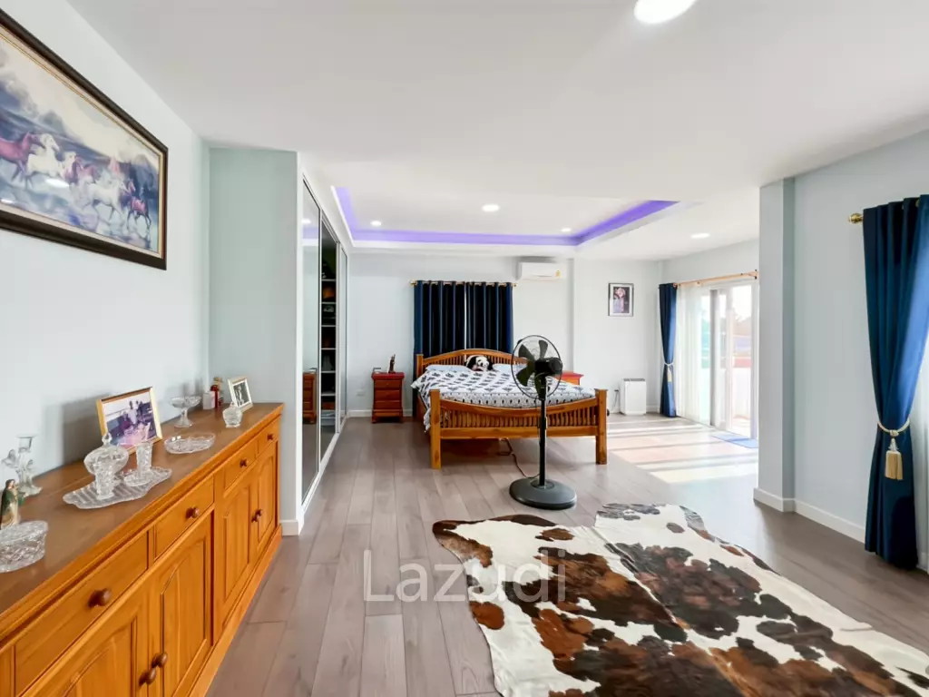 Grand 7-Bedroom Estate in Cha-Am: The Ultimate Private Sanctuary