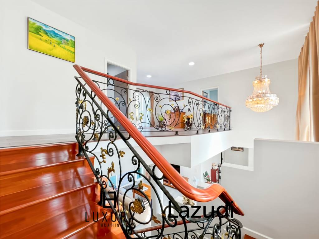 Surface habitable de 512 m² / 7 chambres / Terrain de 3 700 m²