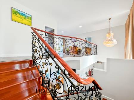 Surface habitable de 512 m² / 7 chambres / Terrain de 3 700 m²