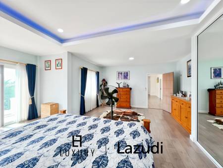 Surface habitable de 512 m² / 7 chambres / Terrain de 3 700 m²