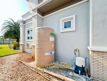 512 qm Wohnfläche / 7 Schlafzimmer / 3.700 qm Grundstück