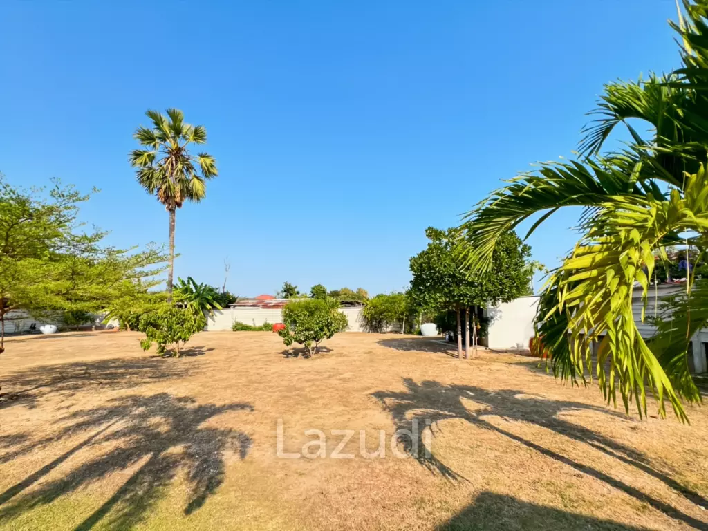 Grand 7-Bedroom Estate in Cha-Am: The Ultimate Private Sanctuary