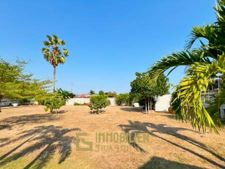 512 qm Wohnfläche / 7 Schlafzimmer / 3.700 qm Grundstück