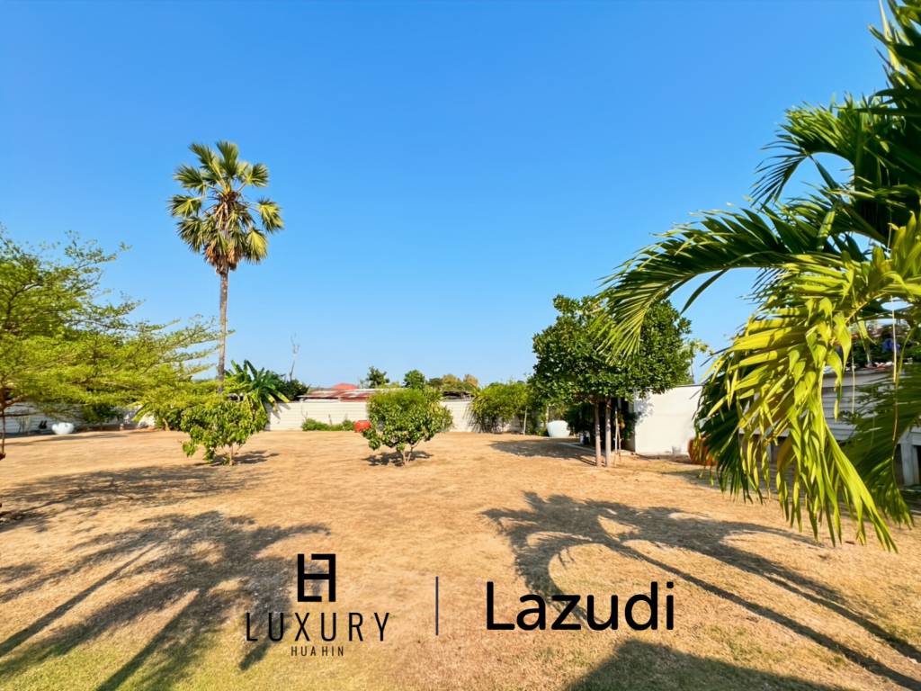 Surface habitable de 512 m² / 7 chambres / Terrain de 3 700 m²