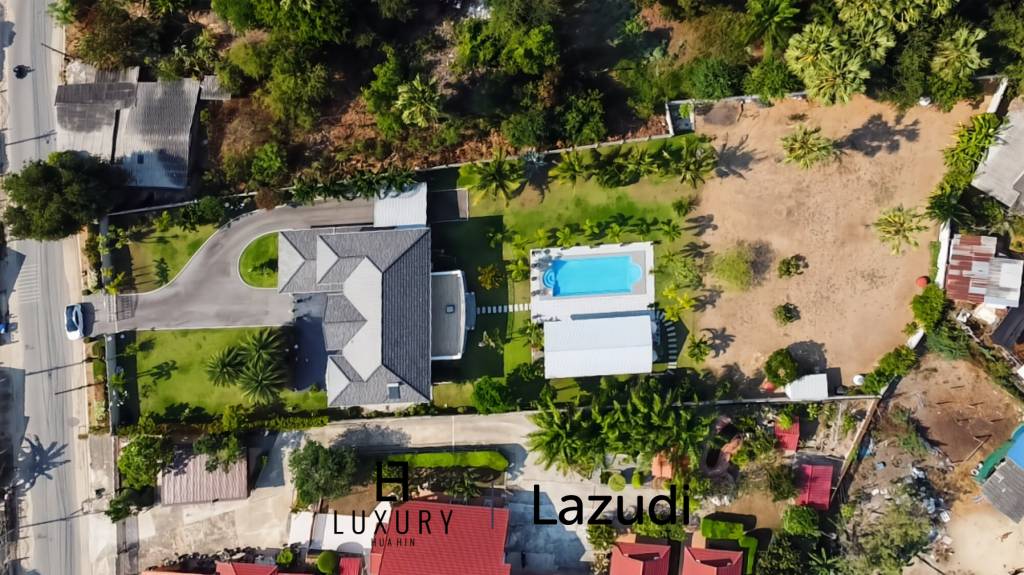 Surface habitable de 512 m² / 7 chambres / Terrain de 3 700 m²