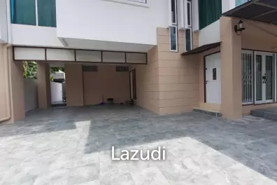 185 sqm modern 4 bedroom House in Pattanakarn 50