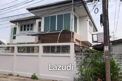 185 sqm modern 4 bedroom House in Pattanakarn 50