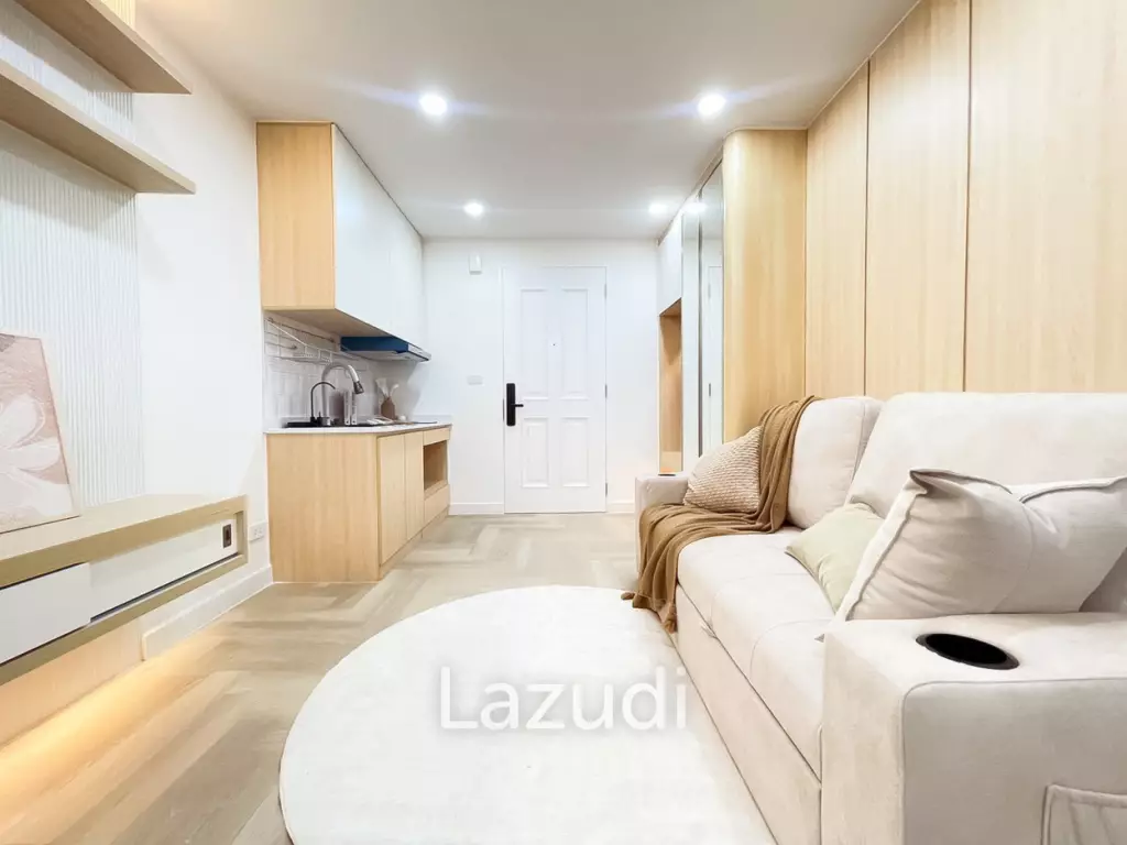 35 sqm modern 1 bedroom condo at The Clover Thonglor, Khlong Tan Nuea