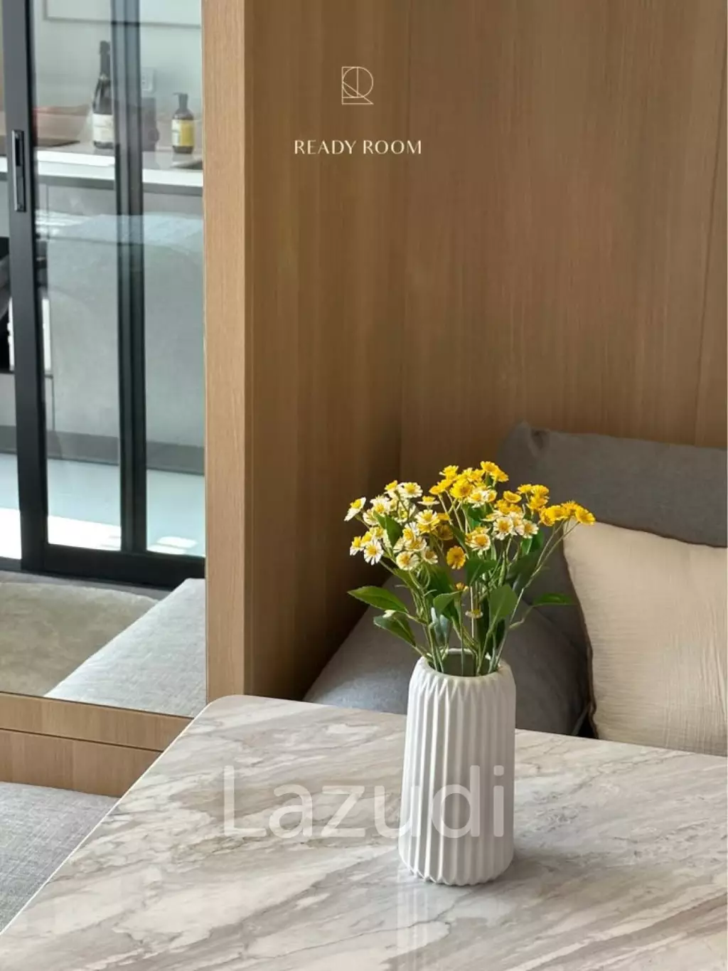 30 sqm high-floor 1 bedroom condo at Life Asoke Hype Makkasan Bangkok