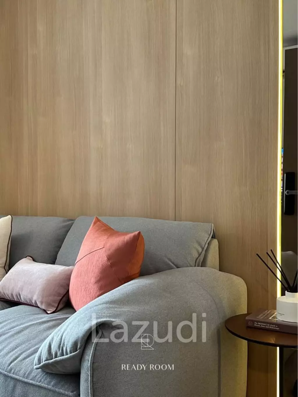 30 sqm high-floor 1 bedroom condo at Life Asoke Hype Makkasan Bangkok