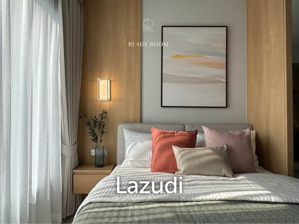 30 sqm high-floor 1 bedroom condo at Life Asoke Hype Makkasan Bangkok