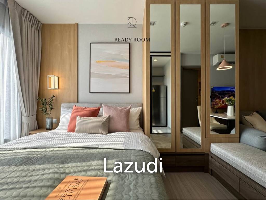 30 sqm high-floor 1 bedroom condo at Life Asoke Hype Makkasan Bangkok