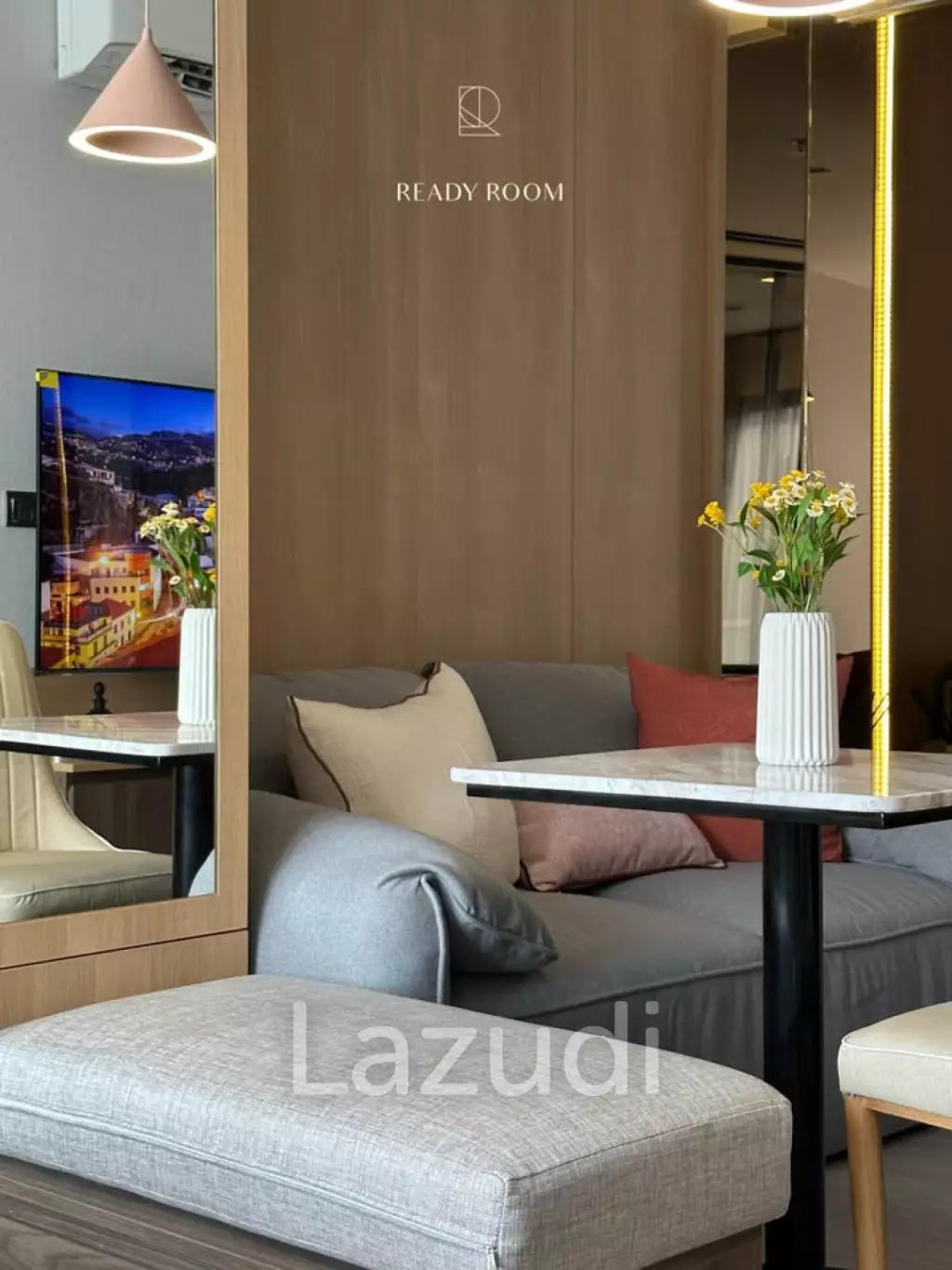 30 sqm high-floor 1 bedroom condo at Life Asoke Hype Makkasan Bangkok