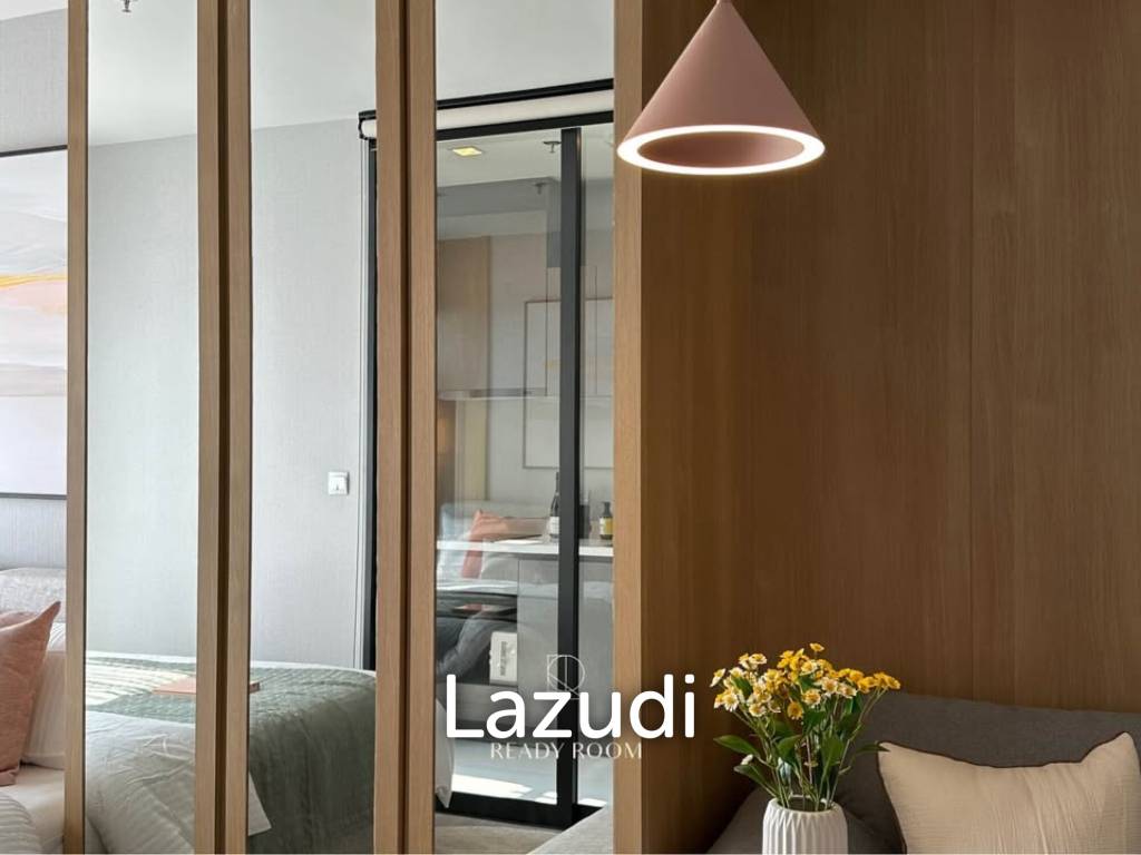 30 sqm high-floor 1 bedroom condo at Life Asoke Hype Makkasan Bangkok