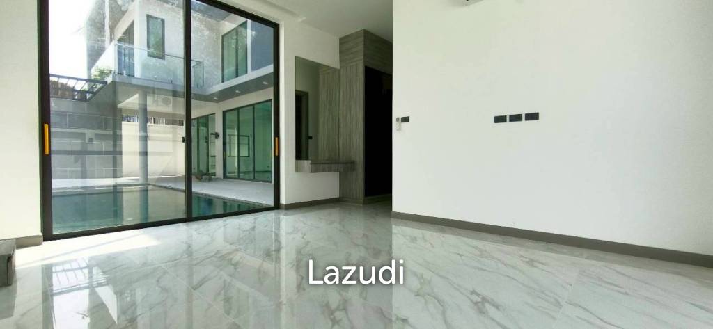 4  Bedroom 490 SQ.M. Luxury Privacy Villa In Pattaya