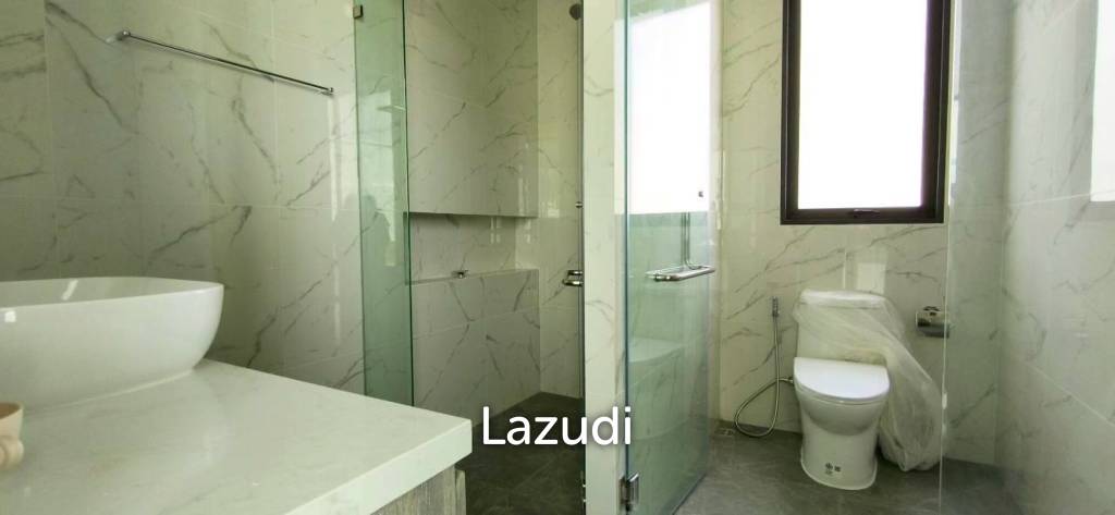 4  Bedroom 490 SQ.M. Luxury Privacy Villa In Pattaya
