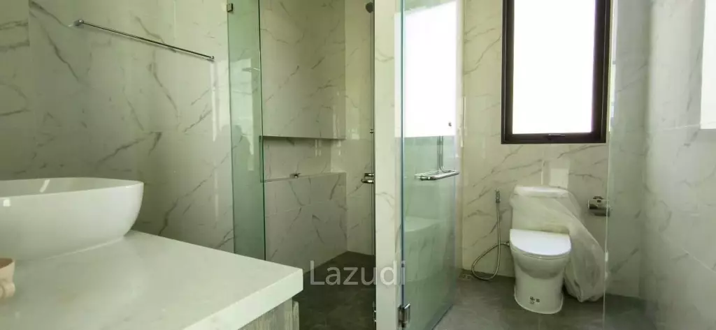 4  Bedroom 490 SQ.M. Luxury Privacy Villa In Pattaya