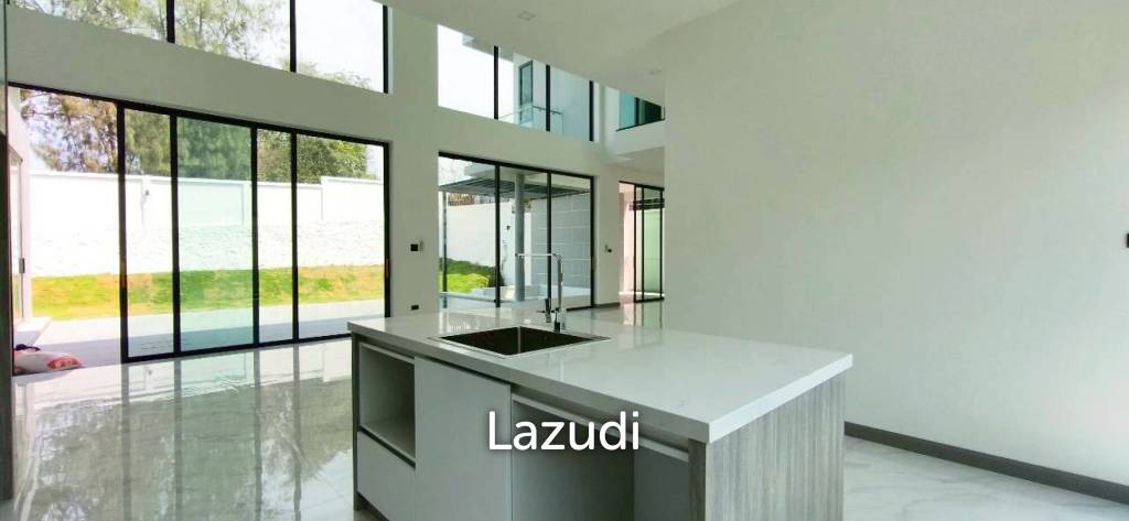 4  Bedroom 490 SQ.M. Luxury Privacy Villa In Pattaya