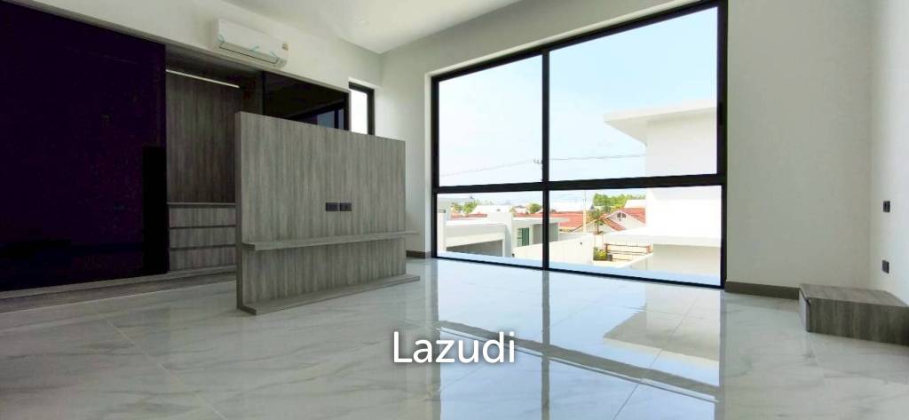 4  Bedroom 490 SQ.M. Luxury Privacy Villa In Pattaya