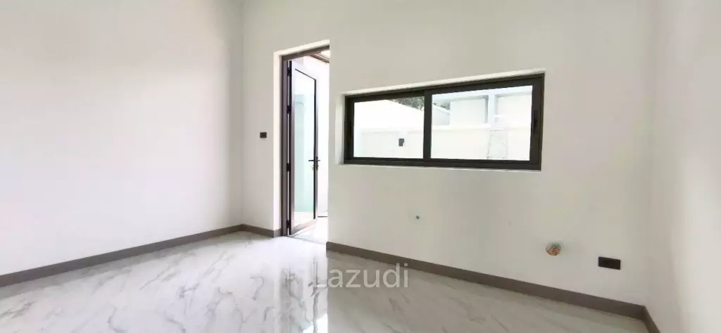 4  Bedroom 490 SQ.M. Luxury Privacy Villa In Pattaya
