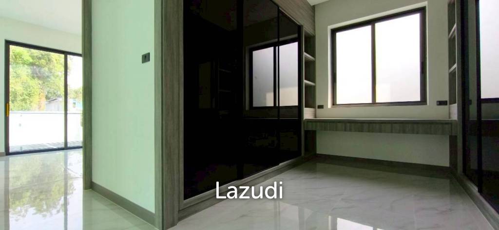 4  Bedroom 490 SQ.M. Luxury Privacy Villa In Pattaya