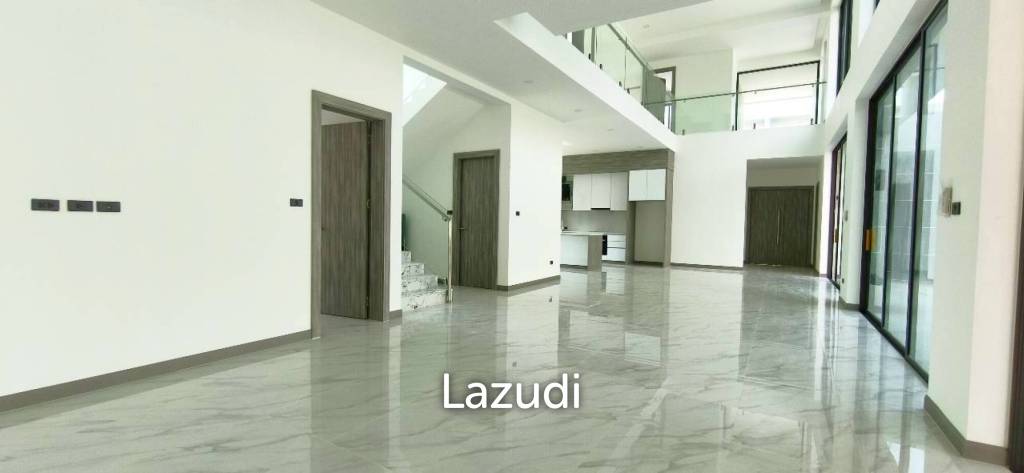 4  Bedroom 490 SQ.M. Luxury Privacy Villa In Pattaya