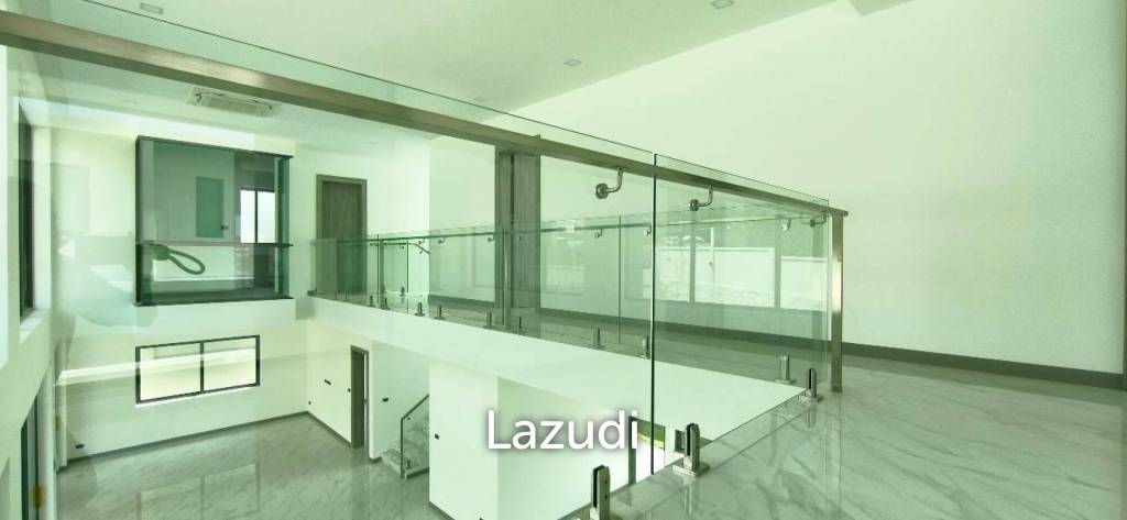 4  Bedroom 490 SQ.M. Luxury Privacy Villa In Pattaya